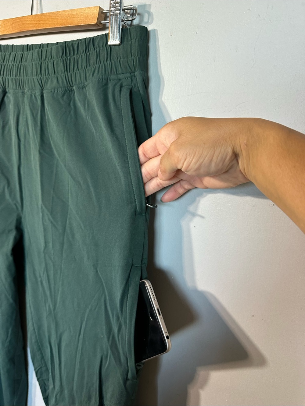 ALDER Be Free Joggers - Picture 3 of 10